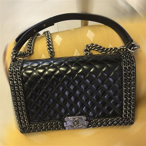 bolso boy chanel negro|coco Chanel boys bag.